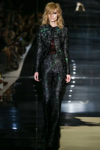 Look 7